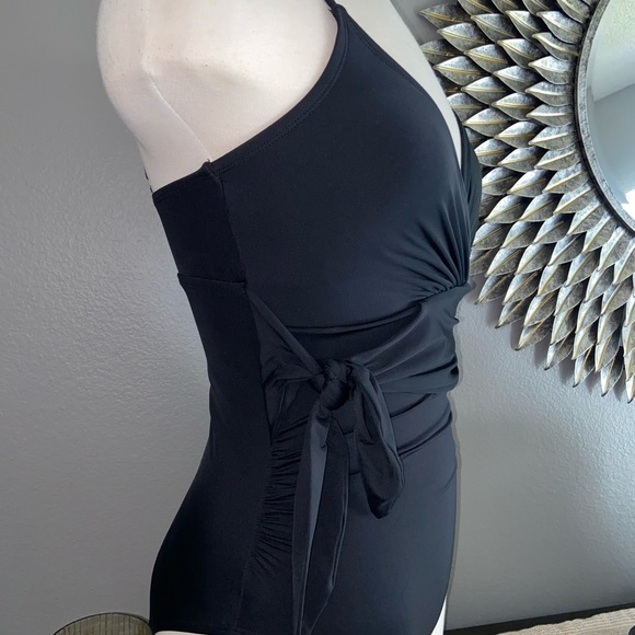 Penbrooke sleek women’s swimwear - Picture 5 of 16